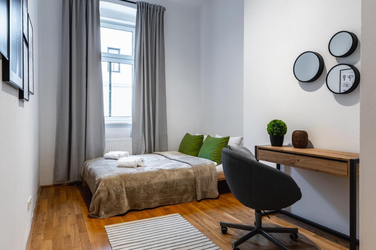 Stylish Designed Apartment In A Calm District Відень Екстер'єр фото